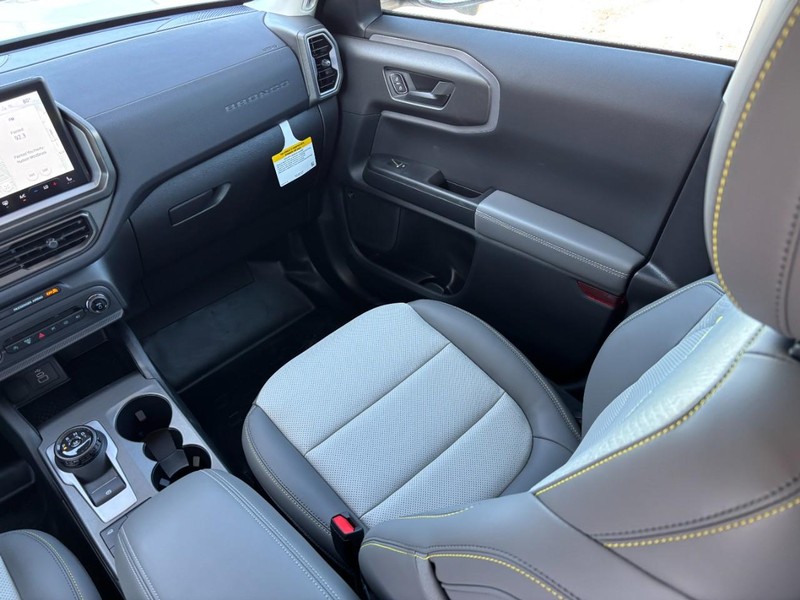 Ford Bronco Sport Vehicle Full-screen Gallery Image 16