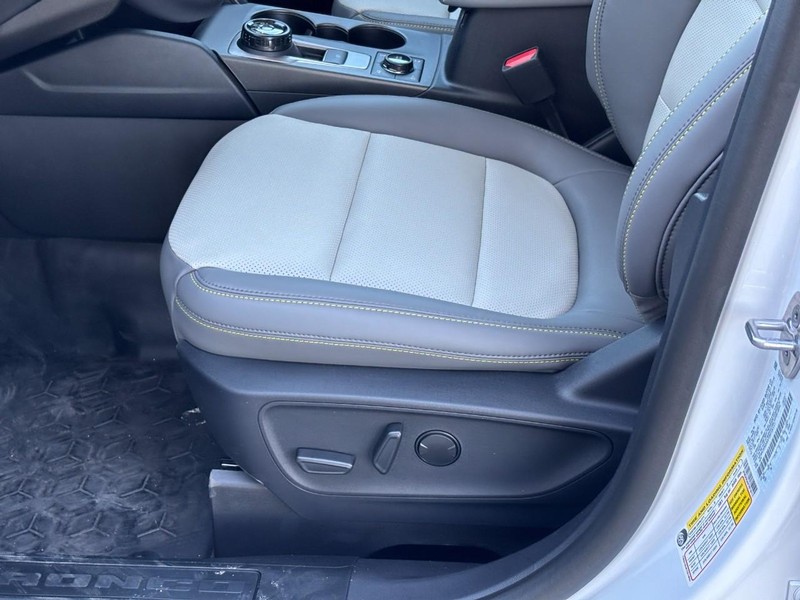 Ford Bronco Sport Vehicle Full-screen Gallery Image 17
