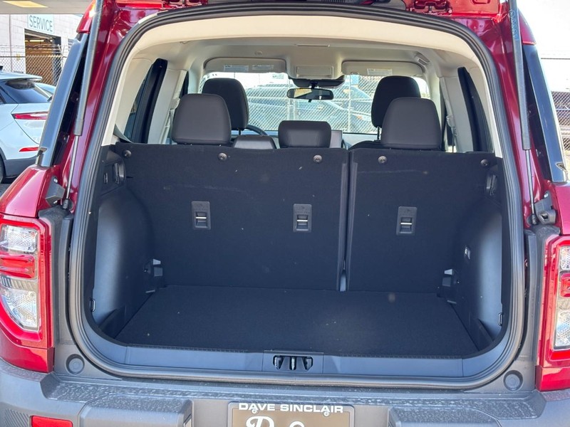 Ford Bronco Sport Vehicle Full-screen Gallery Image 11