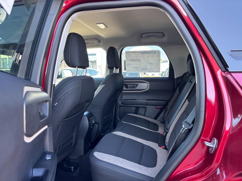 Ford Bronco Sport Vehicle Full-screen Gallery Image 13