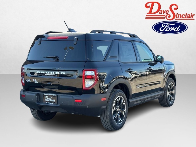 Ford Bronco Sport Vehicle Full-screen Gallery Image 07