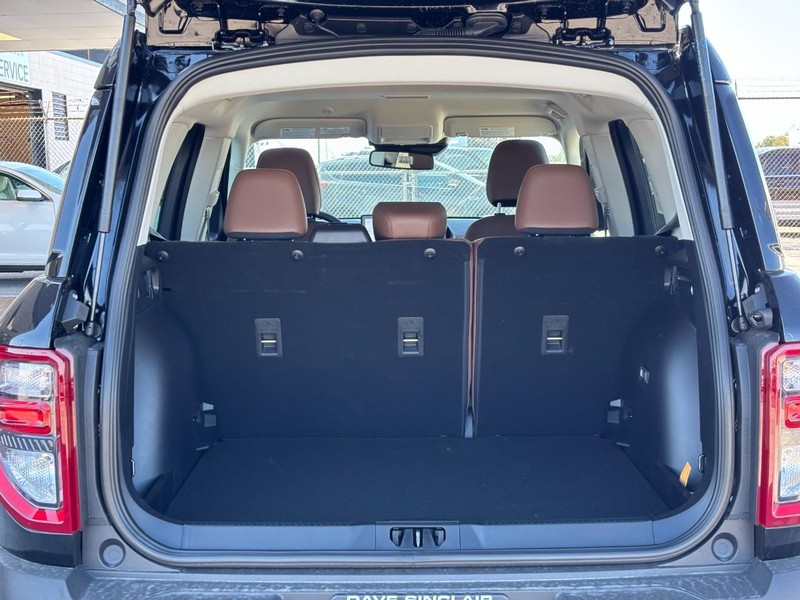 Ford Bronco Sport Vehicle Full-screen Gallery Image 11