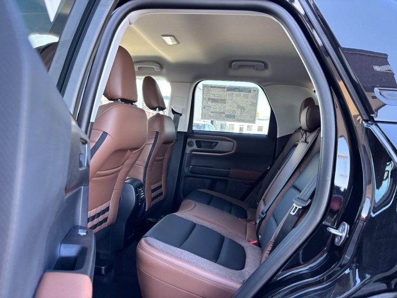 Ford Bronco Sport Vehicle Full-screen Gallery Image 13