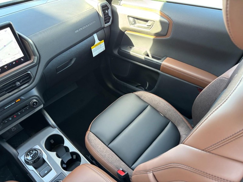 Ford Bronco Sport Vehicle Full-screen Gallery Image 16