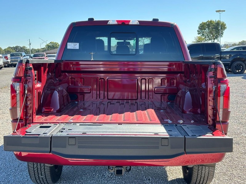 Ford F-150 Vehicle Full-screen Gallery Image 11