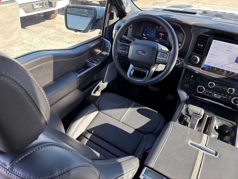 Ford F-150 Vehicle Full-screen Gallery Image 14