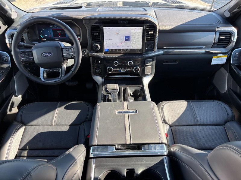 Ford F-150 Vehicle Full-screen Gallery Image 15