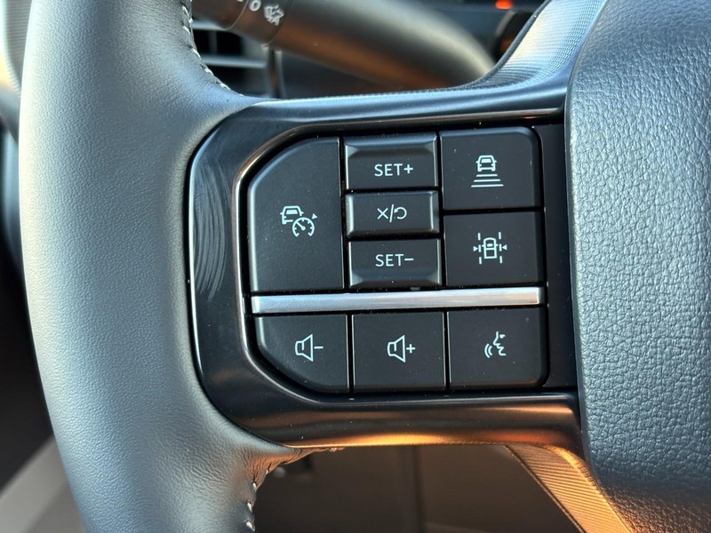 Ford F-150 Vehicle Full-screen Gallery Image 19