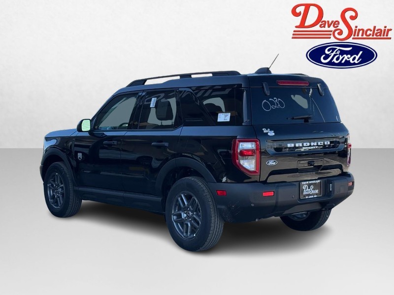 Ford Bronco Sport Vehicle Full-screen Gallery Image 09