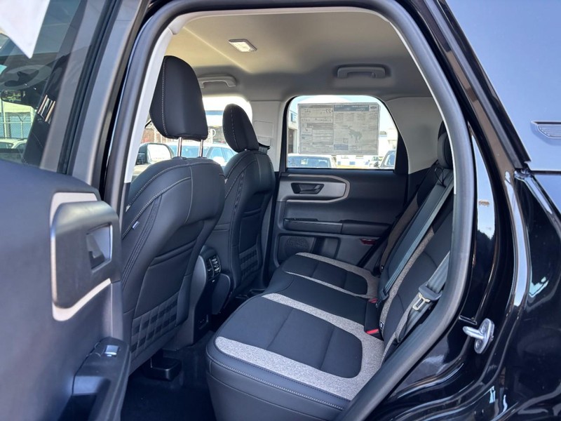 Ford Bronco Sport Vehicle Full-screen Gallery Image 13