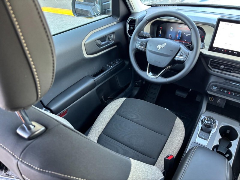 Ford Bronco Sport Vehicle Full-screen Gallery Image 14