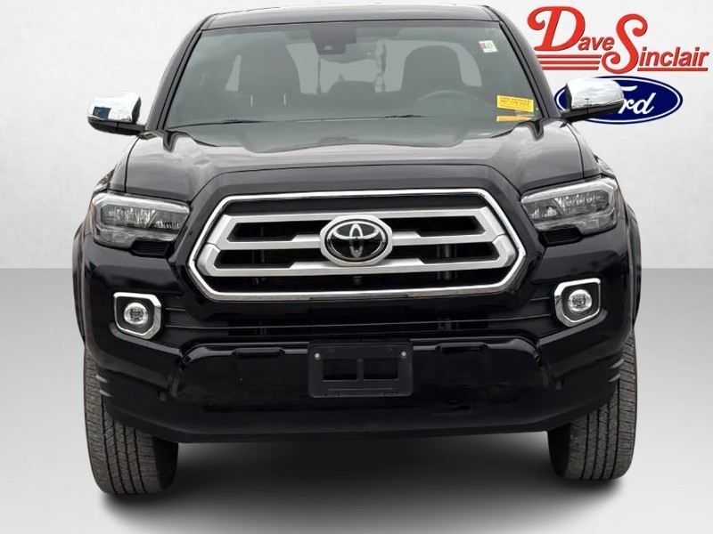 Toyota Tacoma 4WD Vehicle Full-screen Gallery Image 02