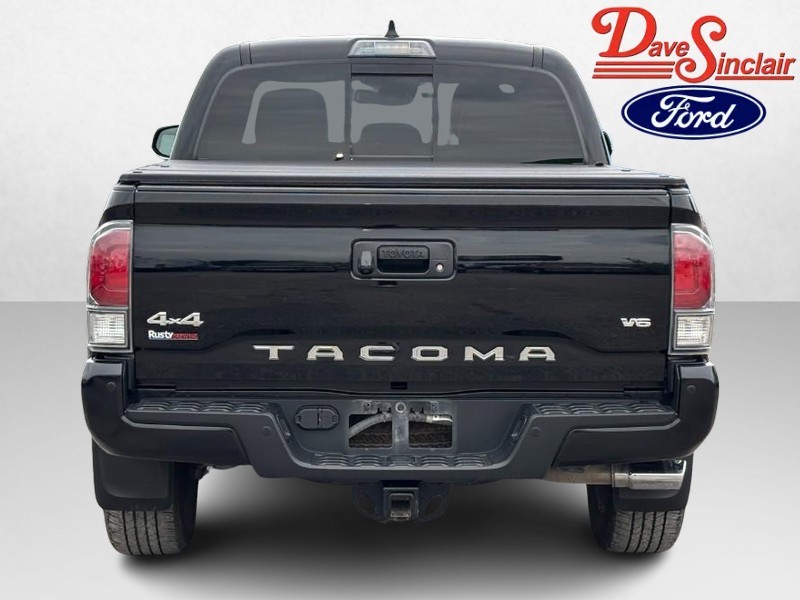 Toyota Tacoma 4WD Vehicle Full-screen Gallery Image 08