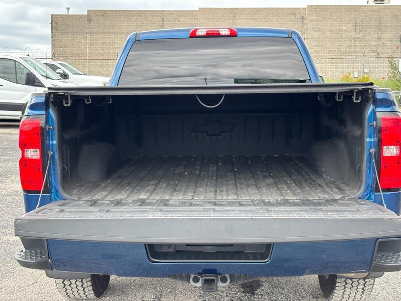 Chevrolet Silverado 1500 LD Vehicle Full-screen Gallery Image 09
