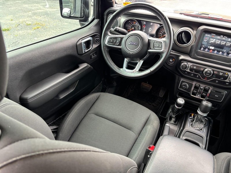 Jeep Wrangler Vehicle Image 14