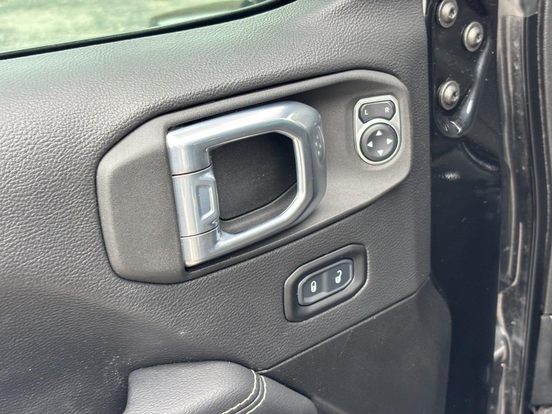 Jeep Wrangler Vehicle Image 18