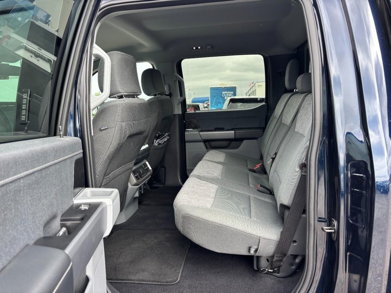Ford F-150 Lightning Vehicle Full-screen Gallery Image 13