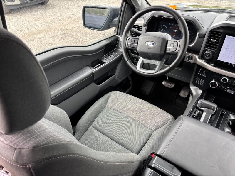 Ford F-150 Lightning Vehicle Full-screen Gallery Image 14