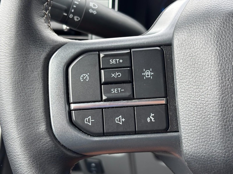 Ford F-150 Lightning Vehicle Full-screen Gallery Image 19
