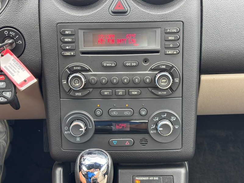 Pontiac G6 Vehicle Image 20