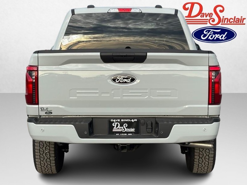 Ford F-150 Vehicle Full-screen Gallery Image 08