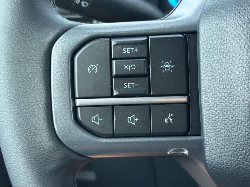 Ford F-150 Vehicle Full-screen Gallery Image 19