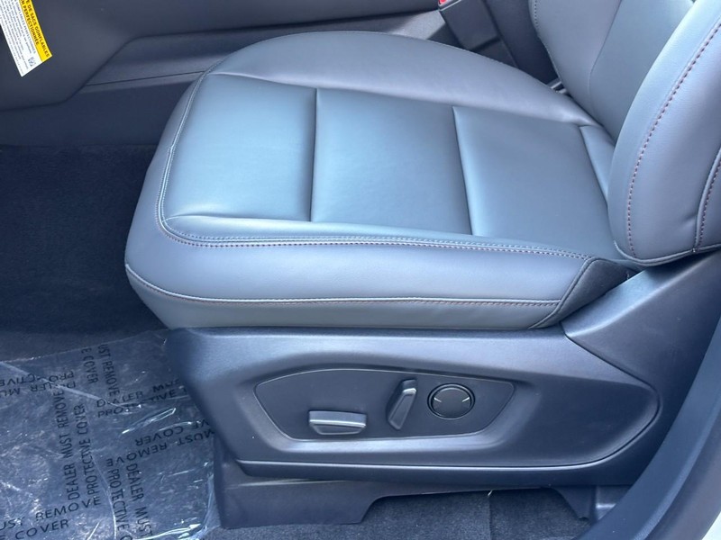 Ford Explorer Vehicle Full-screen Gallery Image 18