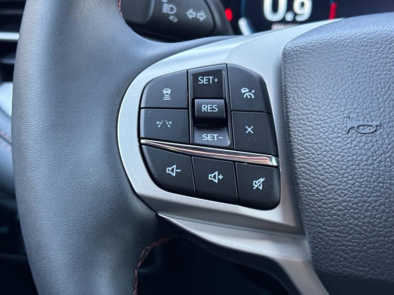 Ford Explorer Vehicle Full-screen Gallery Image 20