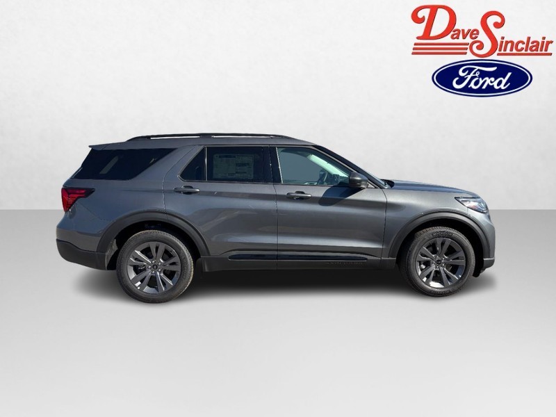 Ford Explorer Vehicle Full-screen Gallery Image 05