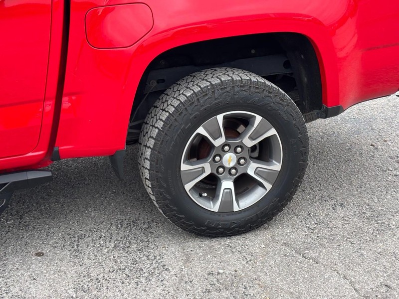 Chevrolet Colorado Vehicle Full-screen Gallery Image 10