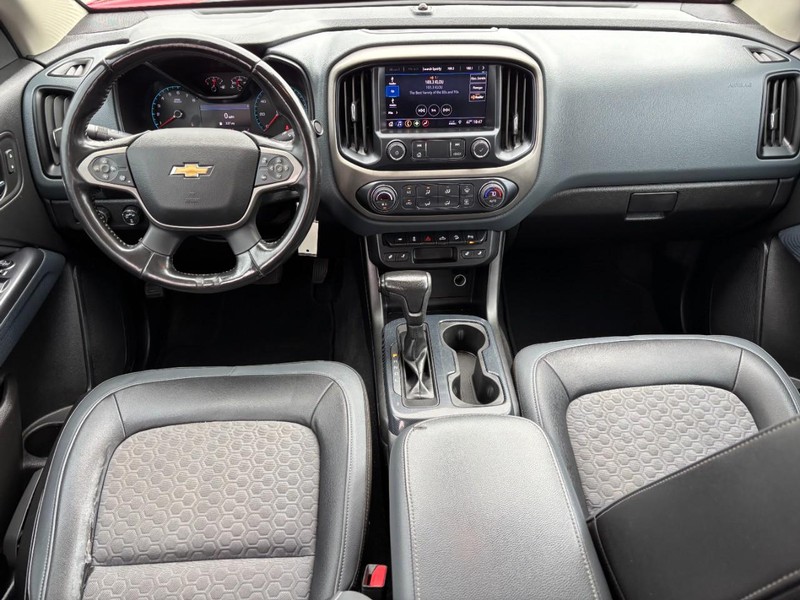 Chevrolet Colorado Vehicle Full-screen Gallery Image 13