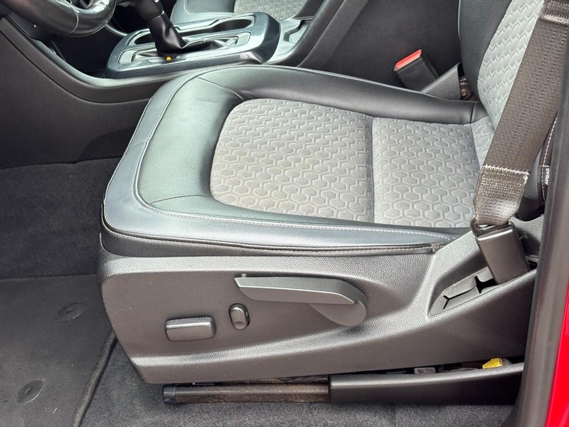 Chevrolet Colorado Vehicle Full-screen Gallery Image 15