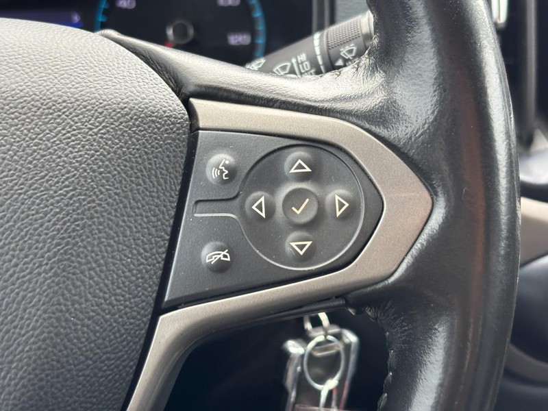 Chevrolet Colorado Vehicle Full-screen Gallery Image 18