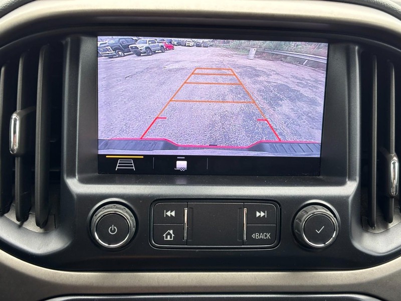 Chevrolet Colorado Vehicle Full-screen Gallery Image 21