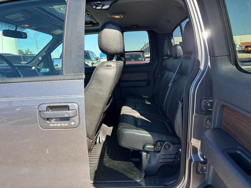 Ford F-150 Vehicle Full-screen Gallery Image 13