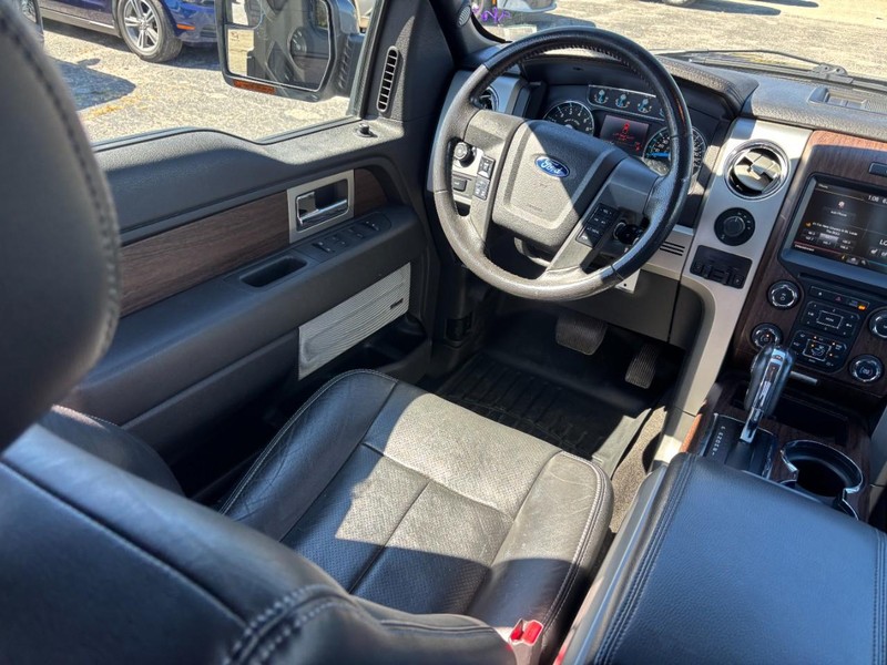 Ford F-150 Vehicle Full-screen Gallery Image 14