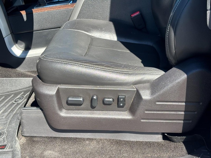 Ford F-150 Vehicle Full-screen Gallery Image 17