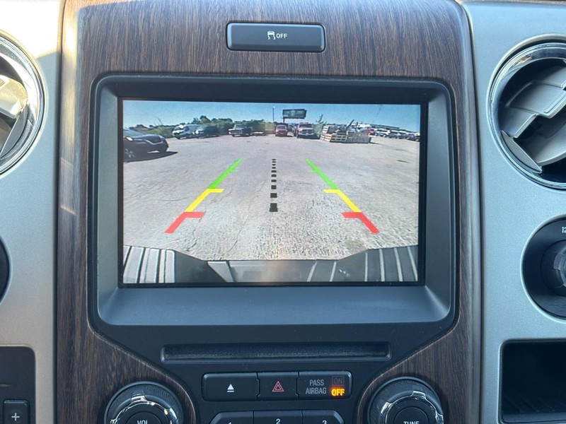 Ford F-150 Vehicle Full-screen Gallery Image 23