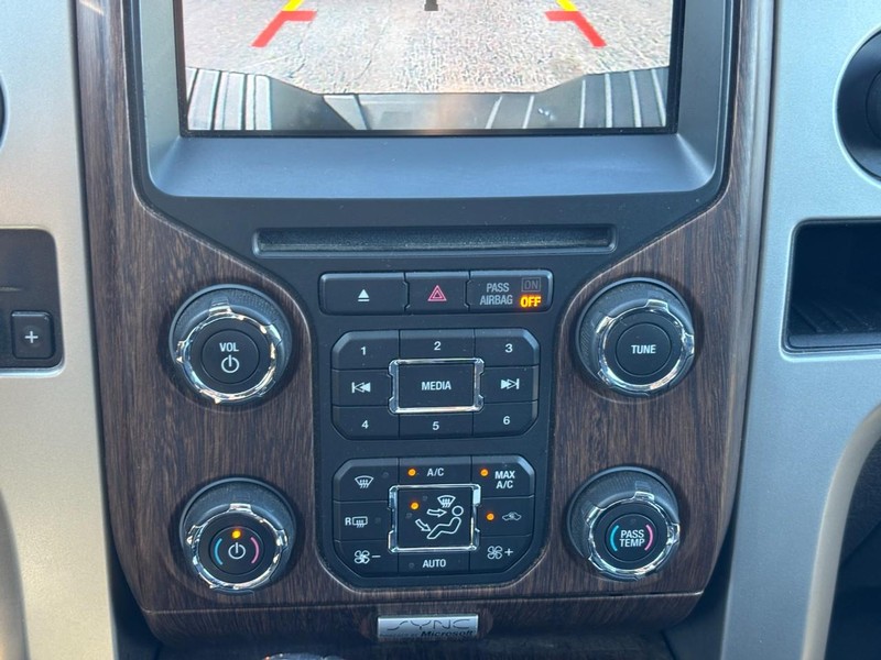 Ford F-150 Vehicle Full-screen Gallery Image 24