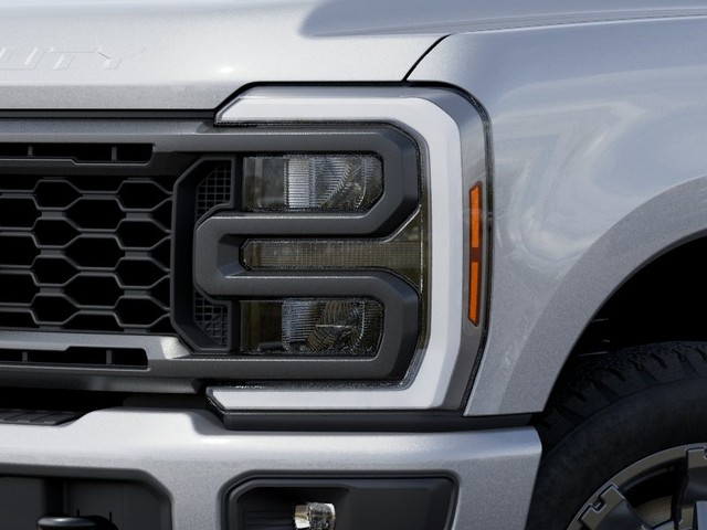 2027 Ford Super Duty F-250 SRW XL thumbnail image 18