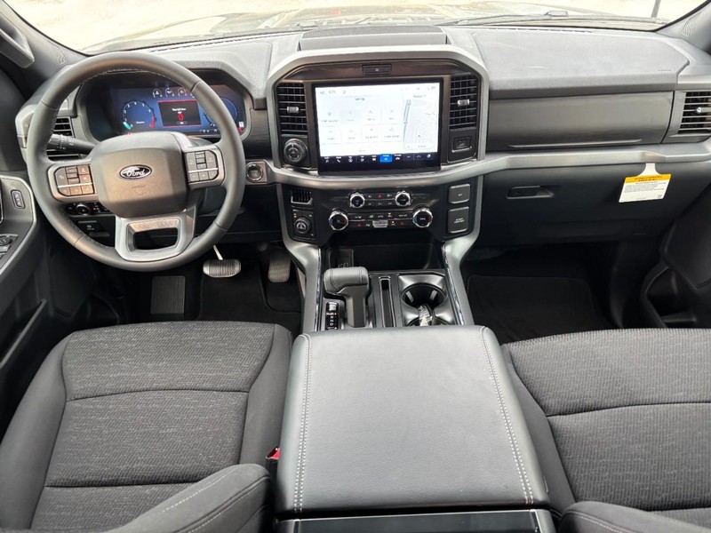 Ford F-150 Vehicle Full-screen Gallery Image 15