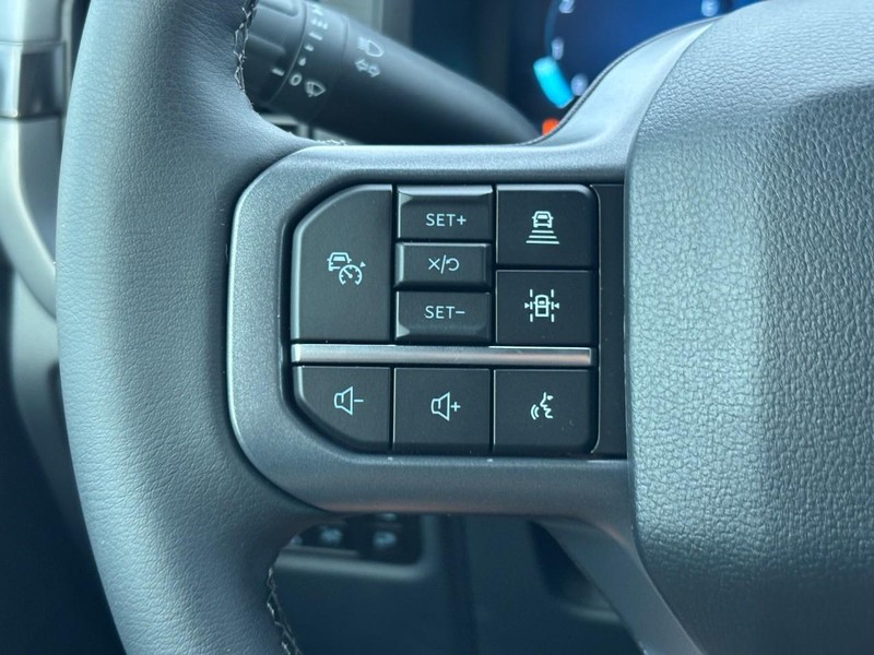 Ford F-150 Vehicle Full-screen Gallery Image 19