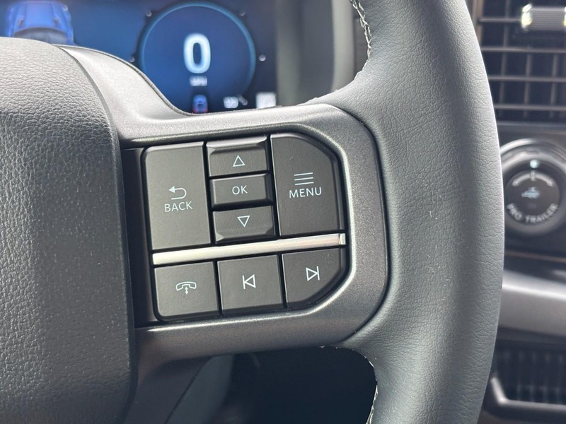 Ford F-150 Vehicle Full-screen Gallery Image 20