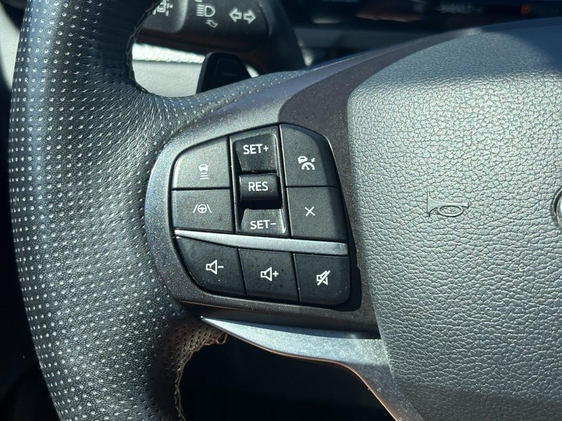 Ford Explorer Vehicle Full-screen Gallery Image 20
