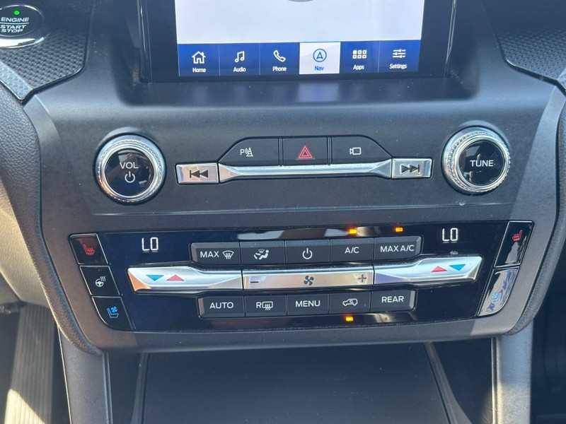 Ford Explorer Vehicle Full-screen Gallery Image 25
