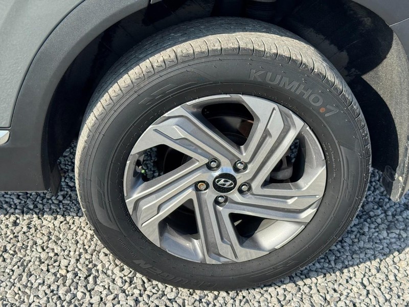 Hyundai Santa Fe Vehicle Image 11