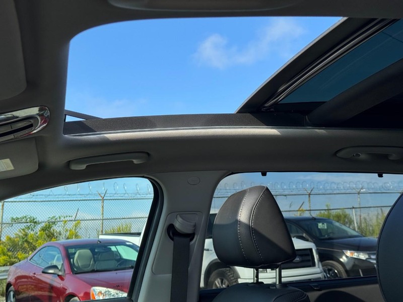 Hyundai Santa Fe Vehicle Image 25