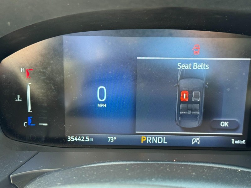 Ford Escape Vehicle Full-screen Gallery Image 20