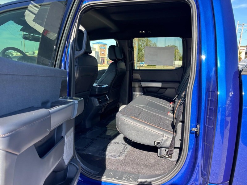 Ford F-150 Vehicle Full-screen Gallery Image 13