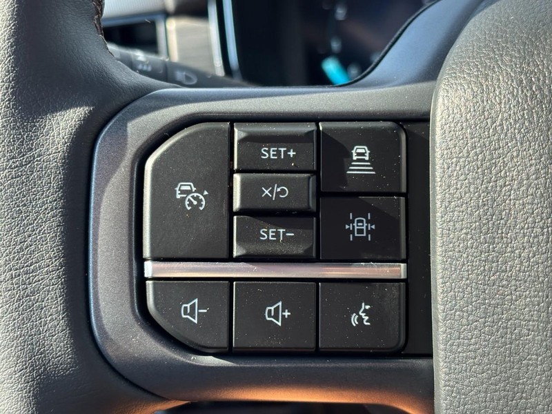 Ford F-150 Vehicle Full-screen Gallery Image 19